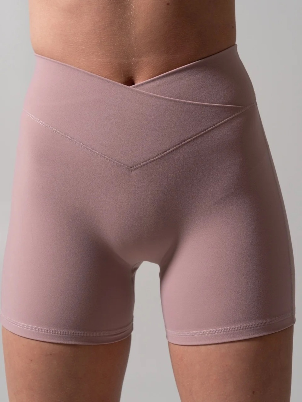 NWT Buffbunny Siren Scrunch Short 5"